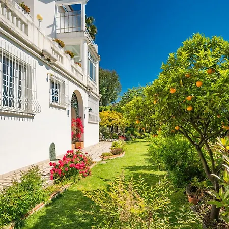Daire Apartment/villa With A Beautifull Quiet Garden *